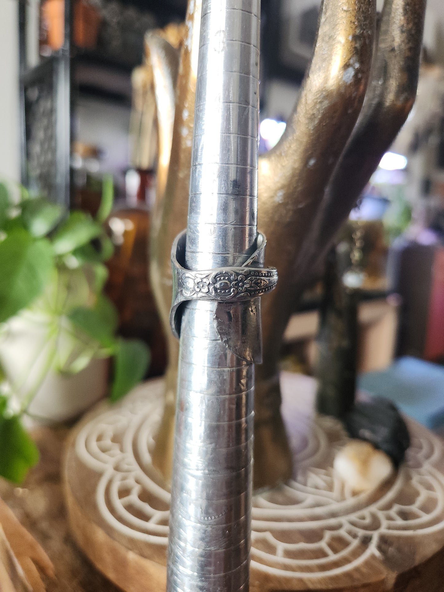 Silver Plated Spoon Ring Shield• Upcycled Spoon Ring • Vintage Silver Spoon Ring •Unisex Gifts • size 7