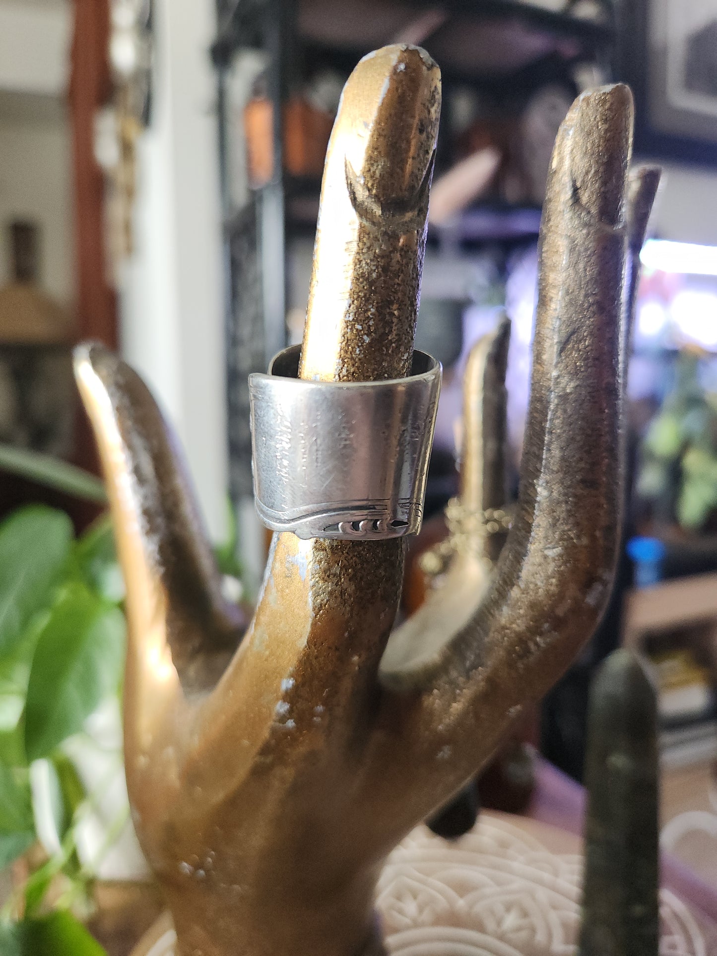 Silver Plated Spoon Ring Shield• Upcycled Spoon Ring • Vintage Silver Spoon Ring •Unisex Gifts • size 8