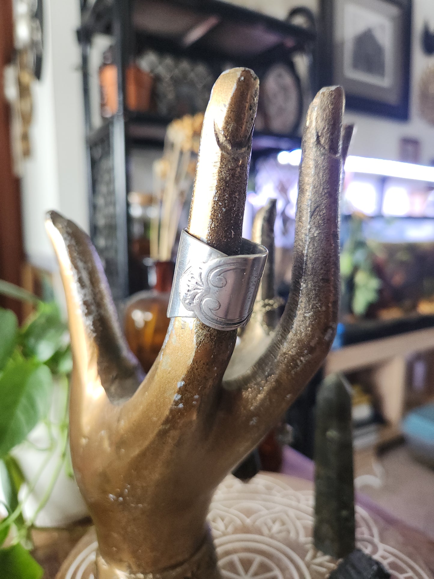 Silver Plated Spoon Ring Shield• Upcycled Spoon Ring • Vintage Silver Spoon Ring •Unisex Gifts • size 8