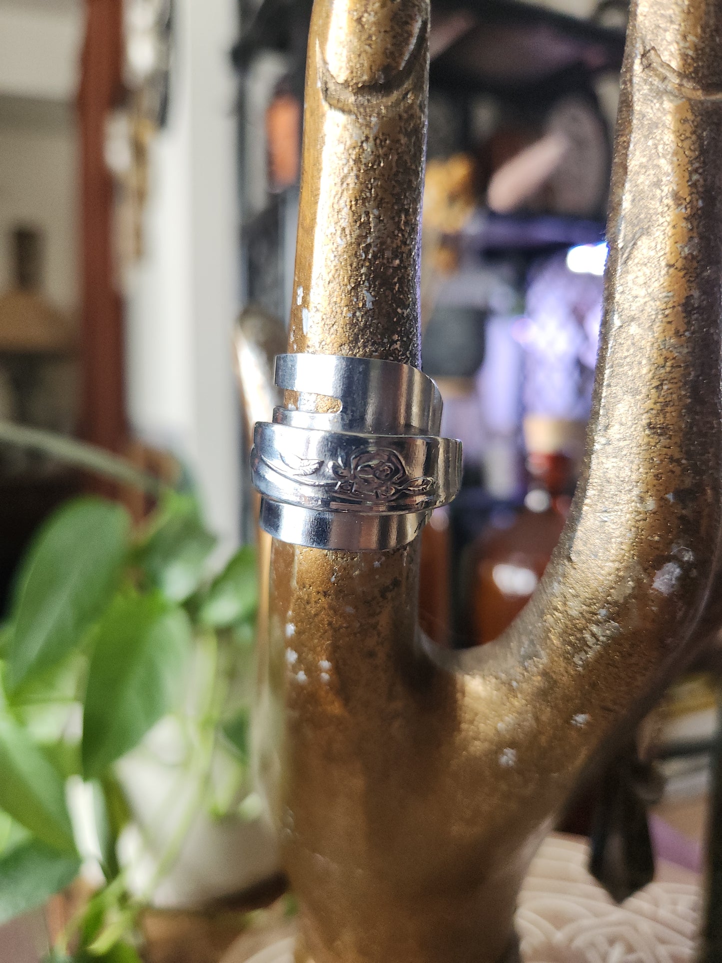 Stainless Steel Fork Shield • Upcycled Spoon Ring • Hypoallergenic Ring • Unisex Gift Handcrafted Spoon Ring • size 7.5